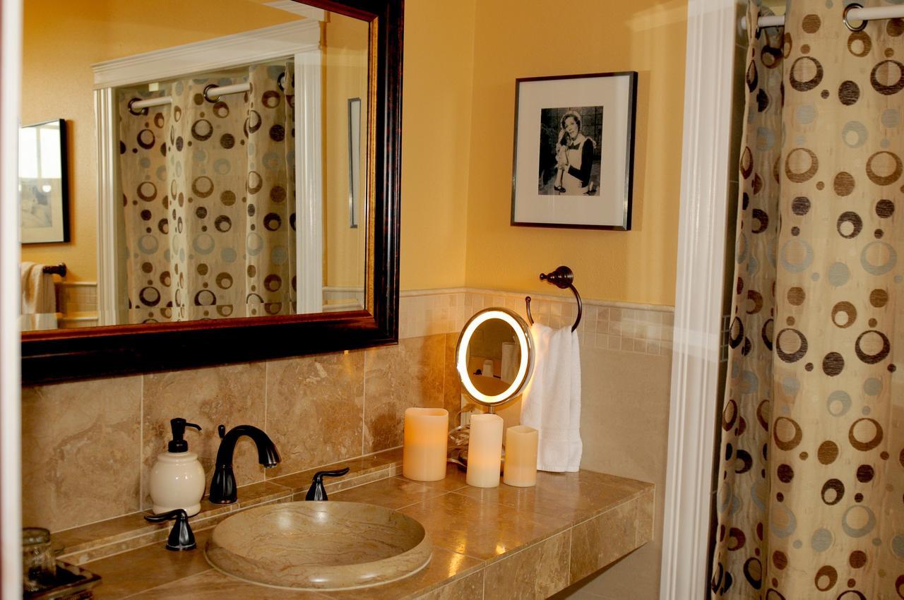Collins Inn & Seaside Cottages (Adults Only) Ошен Шорс Экстерьер фото
