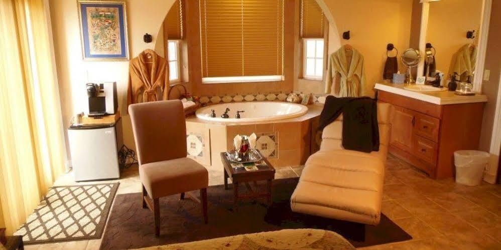 Collins Inn & Seaside Cottages (Adults Only) Ошен Шорс Экстерьер фото